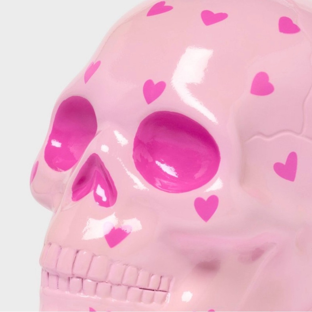 Decorative Pink Polyresin Skull with Hearts Sculpture - Think Valentine's Day! 🩷 - Picture 2 of 4